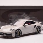Porsche 911 992 Turbo S Crayon Gri GT Spirit 1:18 - image 6 of 6