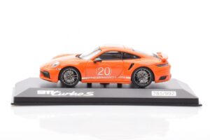 Porsche 911 992 Turbo S Gulf Portocaliu Minichamps 1:43
