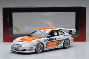Porsche 911 996 GT3 R #1 C. Kwan Carrera Cup Asia 2004 AUTOart 1:18 80487 Metal - imaginea 7 din 7