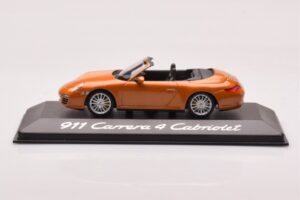 Porsche 911 997 Carrera 4 Cabriolet Portocaliu Metalic Minichamps 1:43 WAP02001618