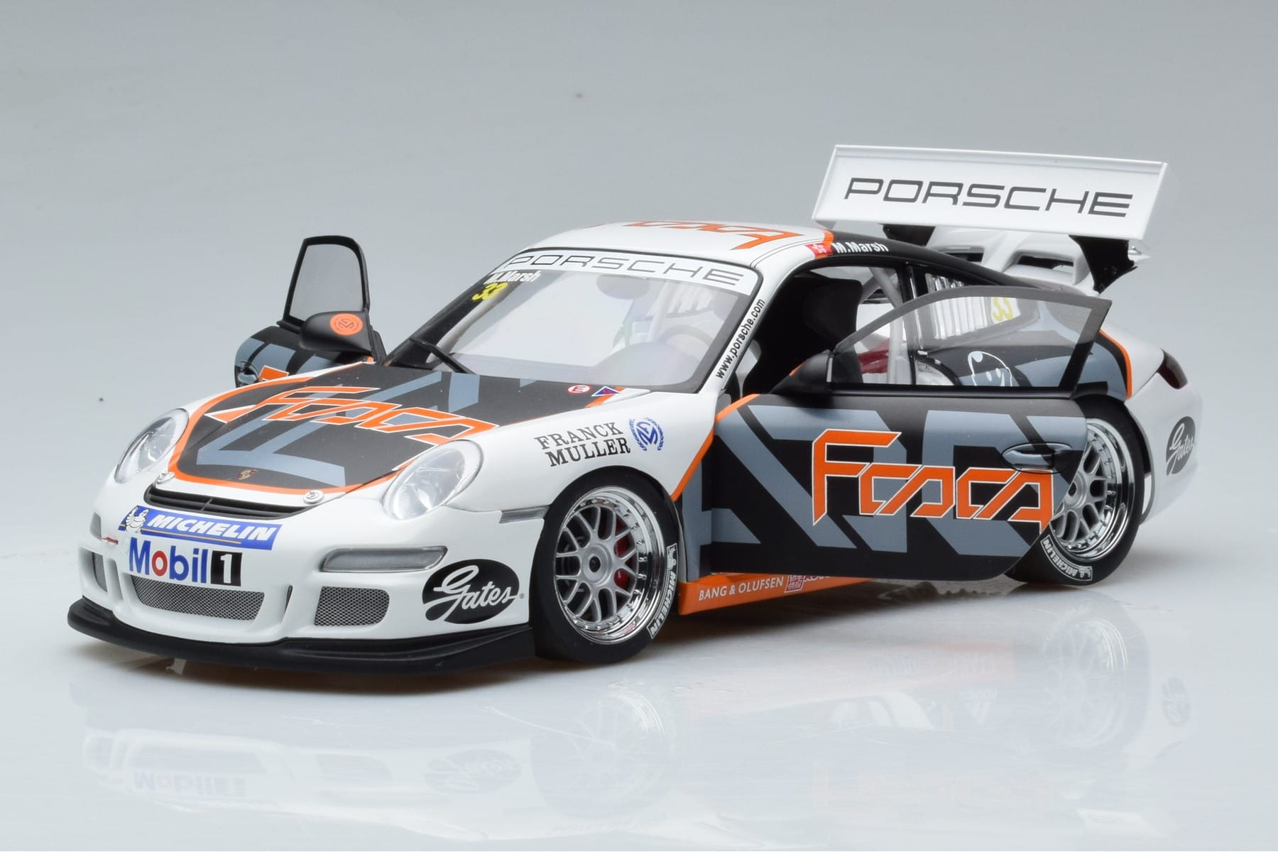 Porsche 911 997 GT3 Cup #33 M. Marsh Carrera Cup Asia 2006 AUTOart 1:18 80782 Metal - imaginea 2 din 7