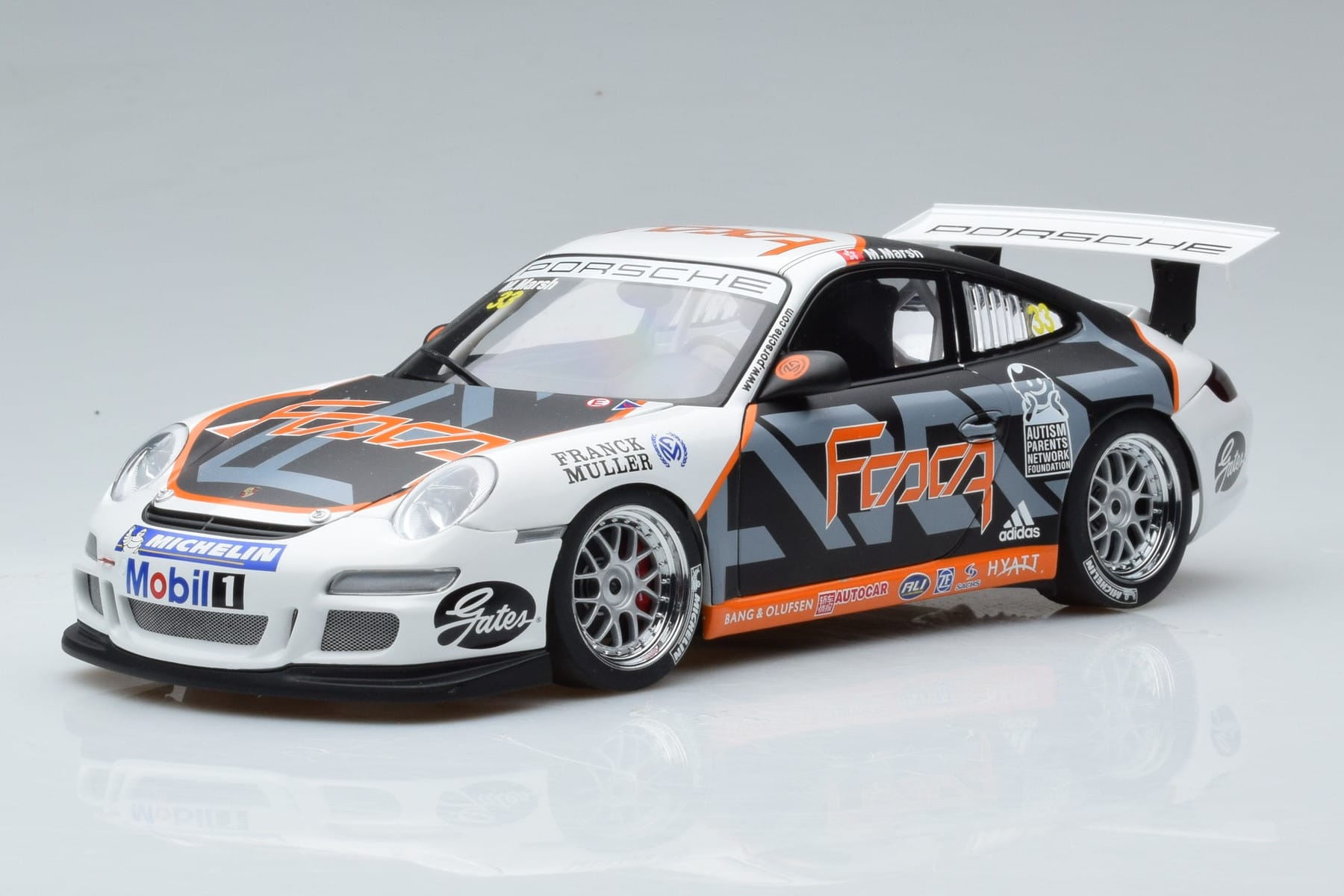 Porsche 911 997 GT3 Cup #33 M. Marsh Carrera Cup Asia 2006 AUTOart 1:18 80782 Metal