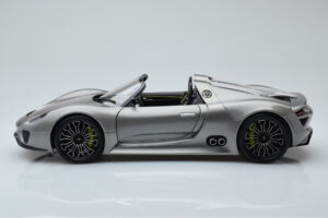 Porsche 918 Spyder Prototip Gri Metalizat Minichamps 1:18 110060030 Metal - imaginea 4 din 7