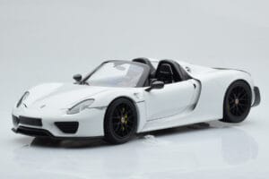 Porsche 918 Spyder Weissach Package Alb Cu Jante Negre Minichamps 1:18