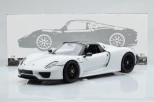 Porsche 918 Spyder Weissach Package Alb Cu Jante Negre Minichamps 1:18 113062443 Metal - imaginea 9 din 9