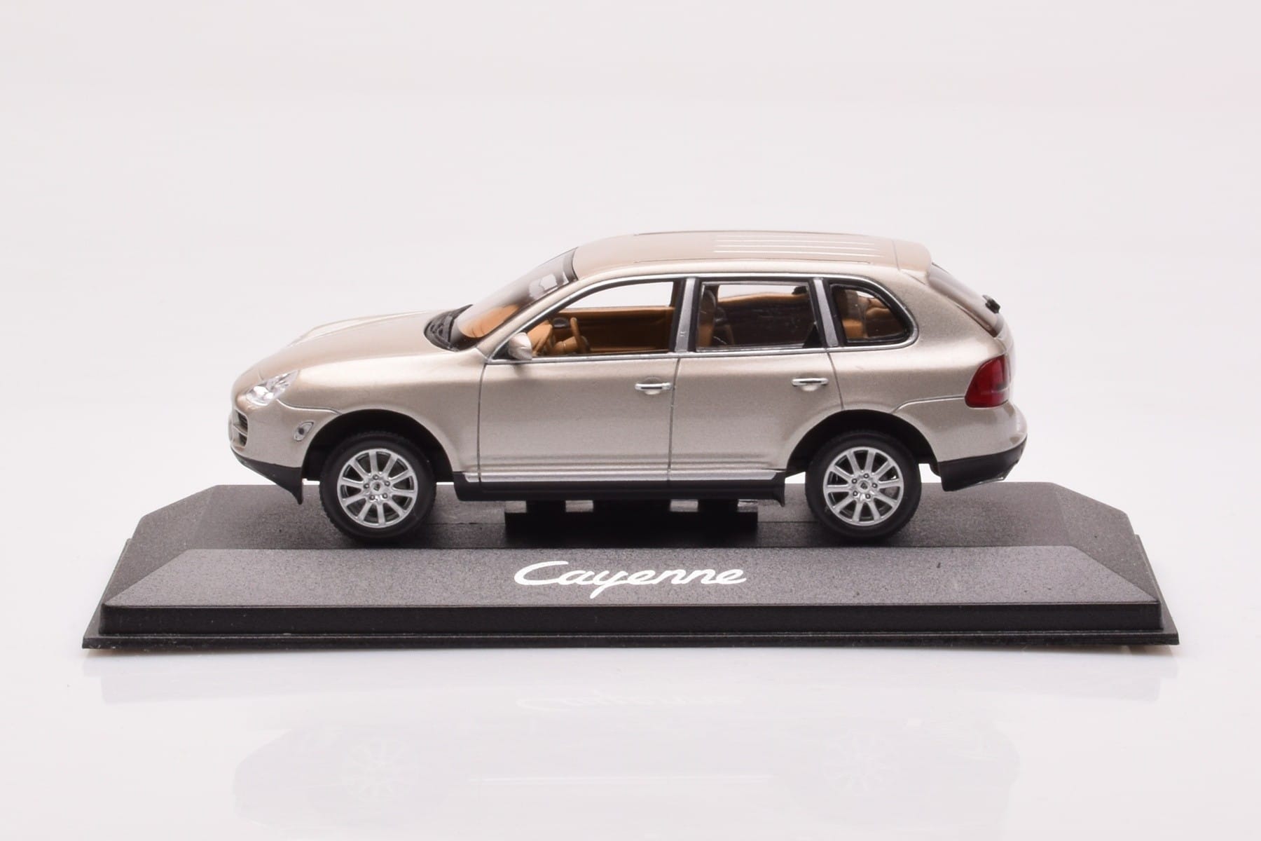 Porsche Cayenne 9PA Bej Minichamps 1:43 WAPC2000513 Metal