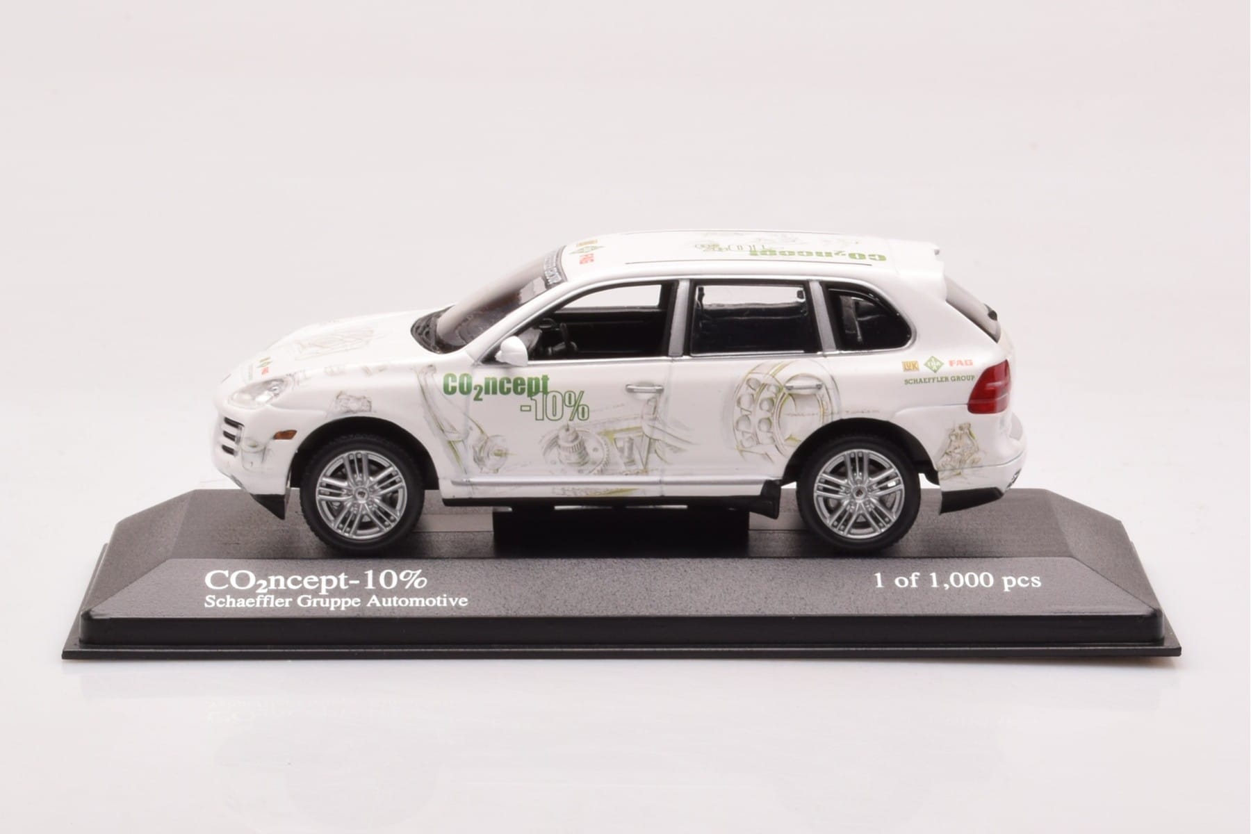 Porsche Cayenne Concept Schaeffler Gruppe Automotive Minichamps 1:43 PORSCHE-264306 Metal