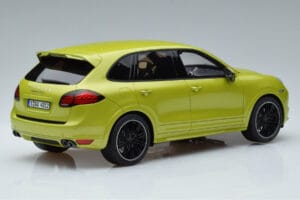 Porsche Cayenne GTS 92A Peridot Verde GT Spirit 1:18 GT020A Rășină - imaginea 2 din 6