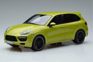 Porsche Cayenne GTS 92A Peridot Verde GT Spirit 1:18