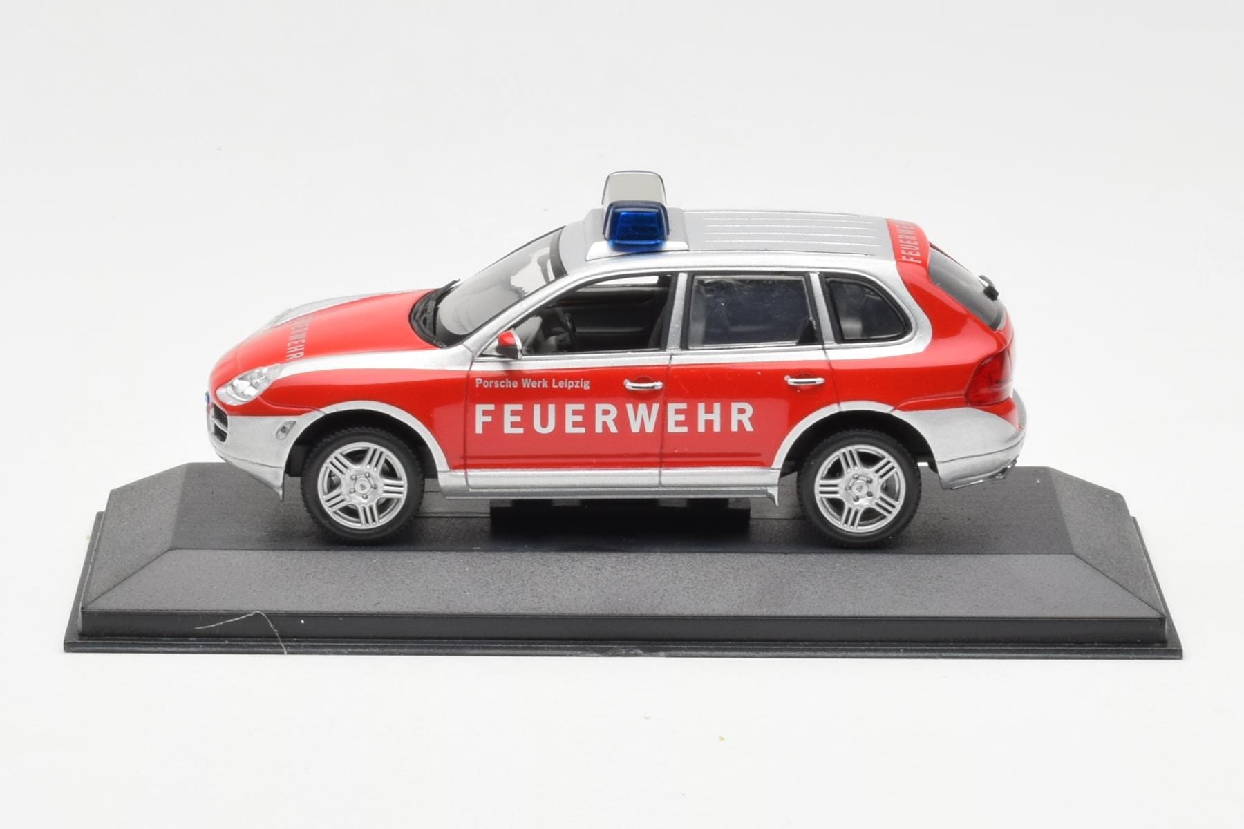 Porsche Cayenne S Feuerwehr Minichamps 1:43 WAPC02060116 Metal