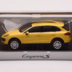 Porsche Cayenne 92A Galben Nisip Minichamps 1:43 - image 4 of 4