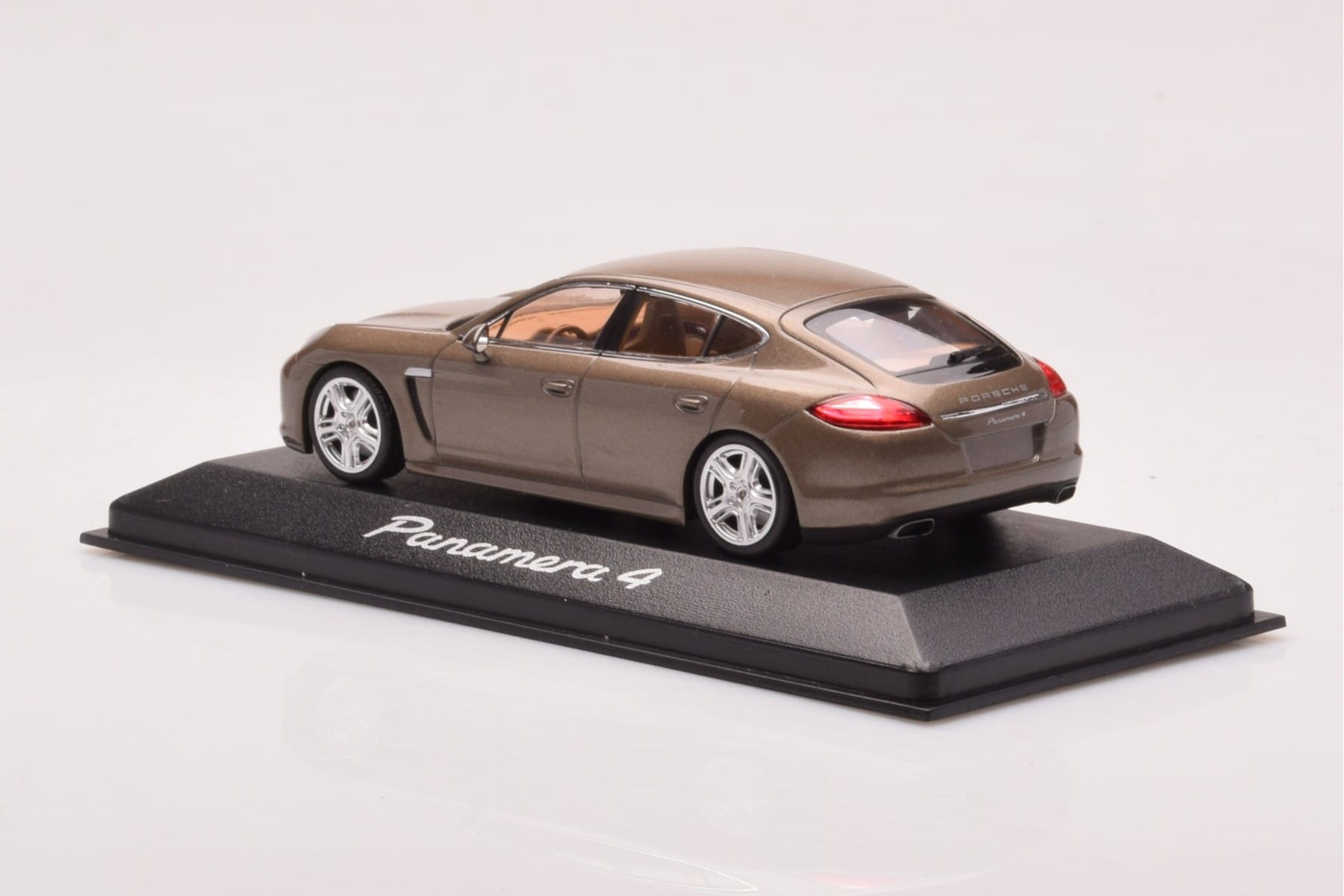 Porsche Panamera 970 4 Bej Metalic Minichamps 1:43 WAP02000319 Metal - imaginea 3 din 4