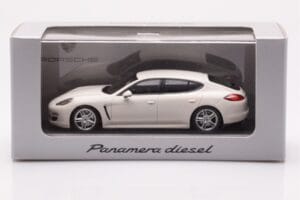 Porsche Panamera 970 Diesel Carrara Alb Minichamps 1:43 WAP0200090C Metal - imaginea 4 din 4