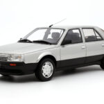 Renault 25 Phase 1 V6 Injection Argintiu Otto 1:18 OT1070 Rășină