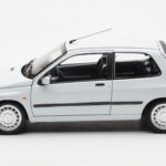Renault Clio 16S Alb Norev 1:18 - image 4 of 8