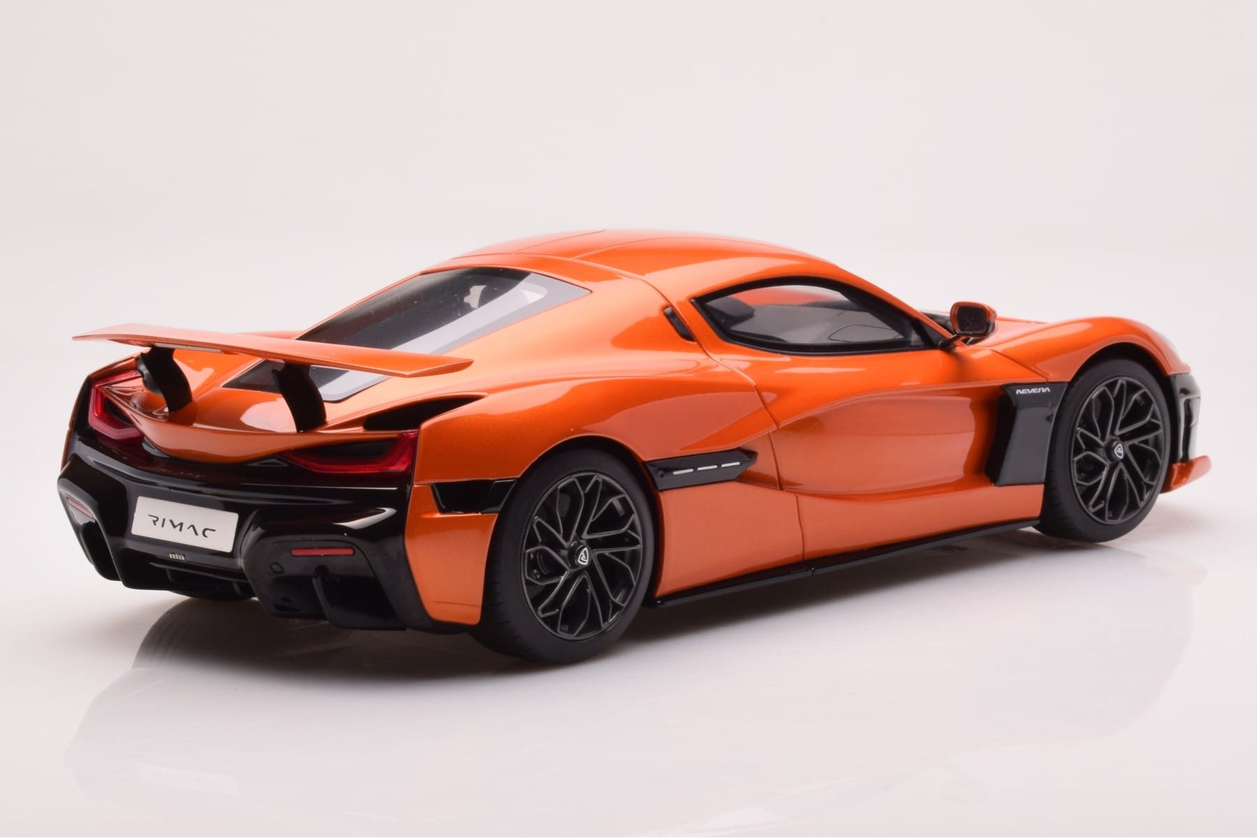 Rimac Nevera Portocaliu GT Spirit 1:18 GT880 Rășină - imaginea 2 din 6