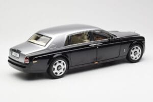Rolls-Royce Phantom VII EWB Negru și Argintiu Kyosho 1:18 08841BKS Metal - imaginea 3 din 8