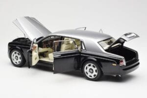 Rolls-Royce Phantom VII EWB Negru și Argintiu Kyosho 1:18 08841BKS Metal - imaginea 5 din 8