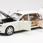 Rolls-Royce Phantom VII EWB English Alb Kyosho 1:18 08841EW2 - image 2 of 8