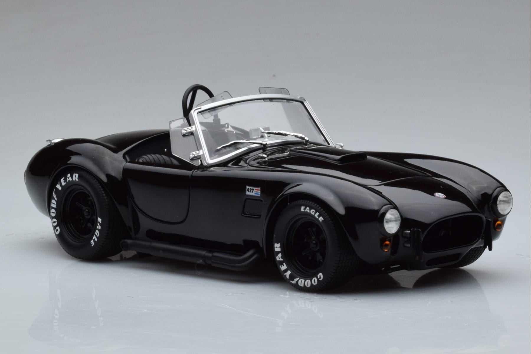 Shelby Cobra 427 S/C Negru Kyosho 1:18 08048BK Metal - imaginea 5 din 9