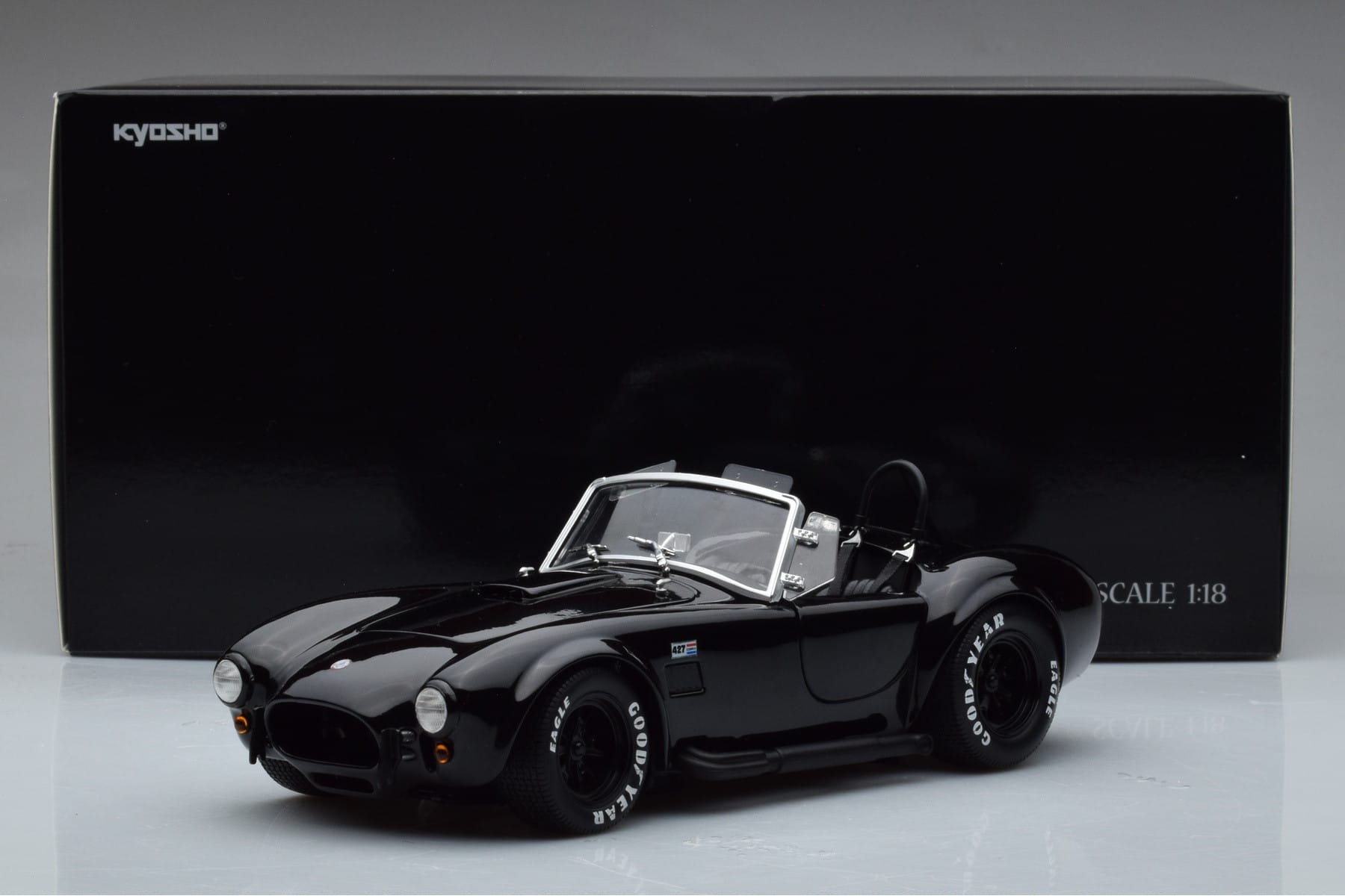 Shelby Cobra 427 S/C Negru Kyosho 1:18 08048BK Metal - imaginea 9 din 9