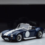 Shelby Cobra 427 S/C Albastru Închis Kyosho 1:18 - image 9 of 9