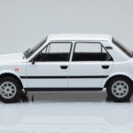 Skoda 130 L Alb IXO 1:18 - image 3 of 6