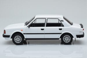 Skoda 130 L Alb IXO 1:18 18CMC158 Metal - imaginea 3 din 6