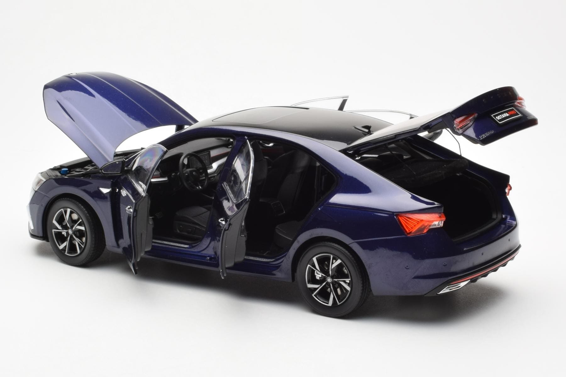 Skoda Octavia Pro Albastru FAW 1:18 ZMR000006BLA Metal - imaginea 5 din 8
