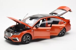 Skoda Octavia Pro Portocaliu FAW 1:18 ZMR000006ORA Metal - imaginea 2 din 8