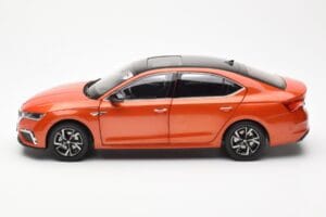Skoda Octavia Pro Portocaliu FAW 1:18 ZMR000006ORA Metal - imaginea 4 din 8
