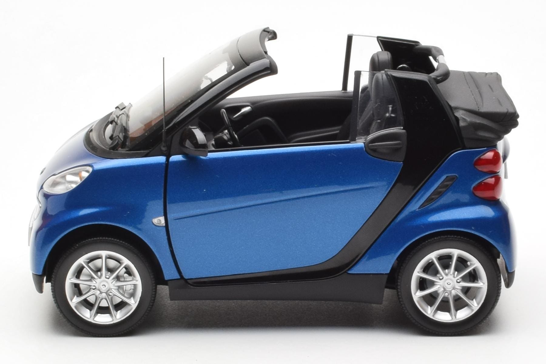 Smart Fortwo 451 Cabrio Albastru & Negru Minichamps 1:18 150036330 Metal - imaginea 4 din 8
