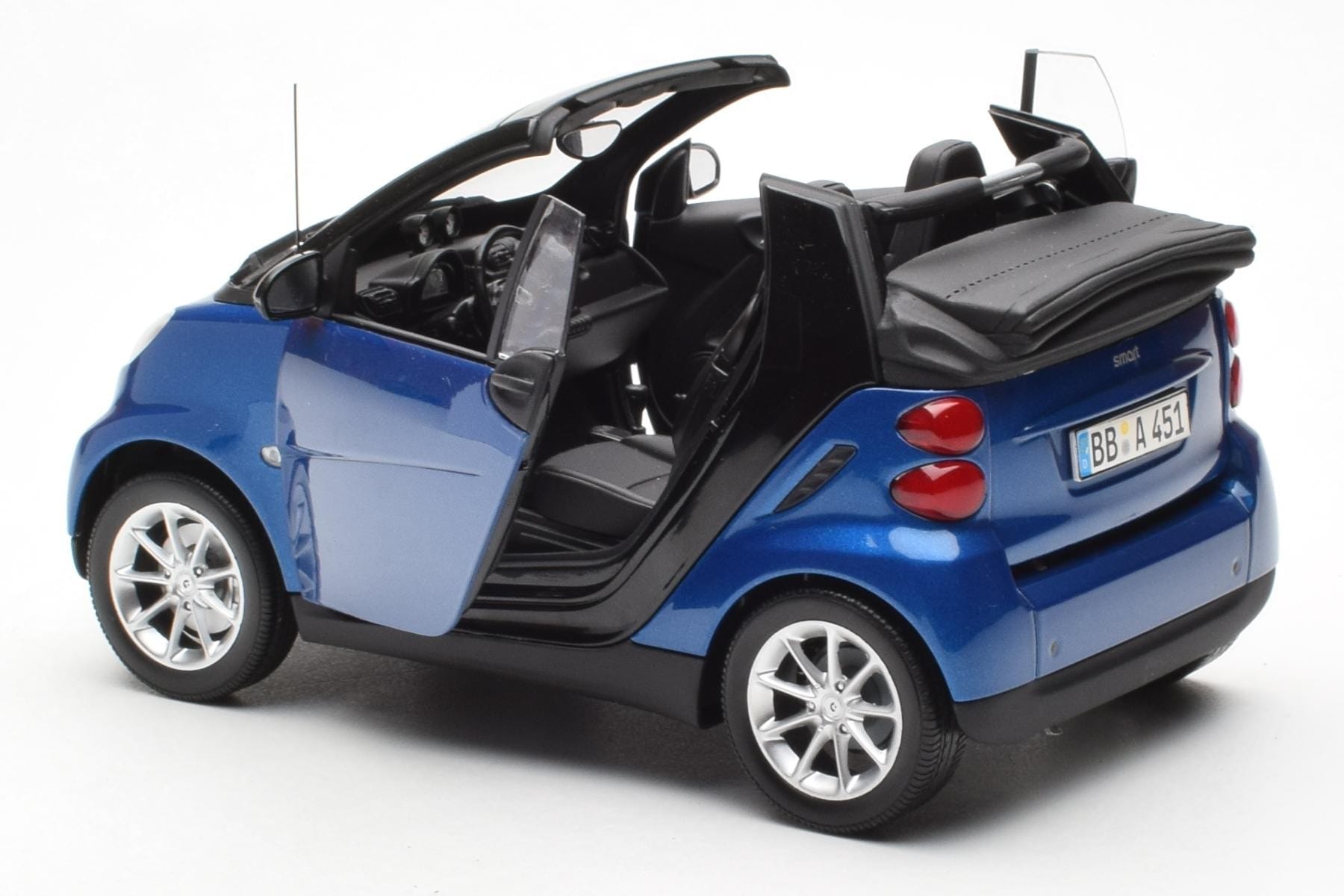 Smart Fortwo 451 Cabrio Albastru & Negru Minichamps 1:18 150036330 Metal - imaginea 5 din 8