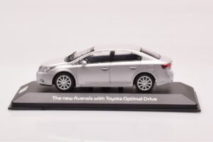 Toyota Avensis T270 Argintiu Minichamps 1:43