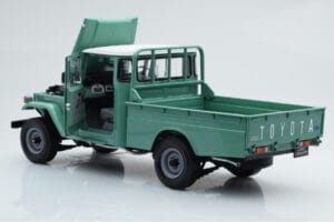 Toyota Land Cruiser 40 4x4 Pickup Verde Kyosho 1:18 08958FG Metal - imaginea 3 din 8