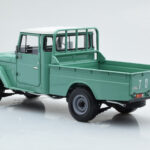 Toyota Land Cruiser 40 4x4 Pickup Verde Kyosho 1:18 - image 7 of 8