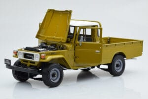 Toyota Land Cruiser 40 4x4 Pickup Oliv Kyosho 1:18 08958K Metal - imaginea 2 din 8