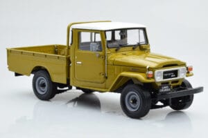 Toyota Land Cruiser 40 4x4 Pickup Oliv Kyosho 1:18 08958K Metal - imaginea 6 din 8