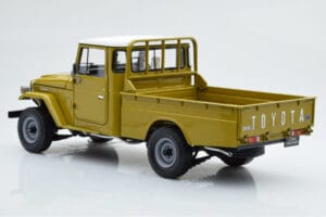 Toyota Land Cruiser 40 4x4 Pickup Oliv Kyosho 1:18 08958K Metal - imaginea 7 din 8