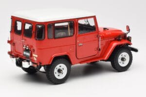Toyota Land Cruiser FJ40 Van Roșu Kyosho 1:18 08971R Metal - imaginea 3 din 8