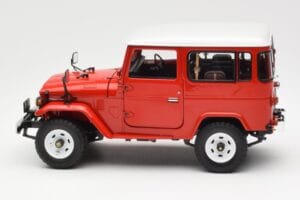 Toyota Land Cruiser FJ40 Van Roșu Kyosho 1:18 08971R Metal - imaginea 4 din 8