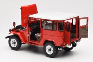 Toyota Land Cruiser FJ40 Van Roșu Kyosho 1:18 08971R Metal - imaginea 5 din 8