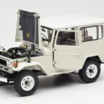 Toyota Land Cruiser FJ40 Van Alb Kyosho 1:18 08971W - image 2 of 8