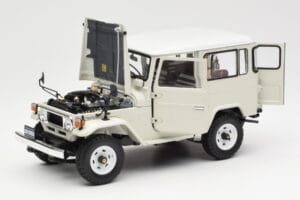 Toyota Land Cruiser FJ40 Van Alb Kyosho 1:18 08971W Metal - imaginea 2 din 8