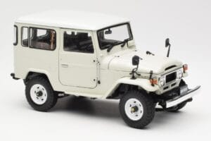 Toyota Land Cruiser FJ40 Van Alb Kyosho 1:18 08971W Metal - imaginea 6 din 8