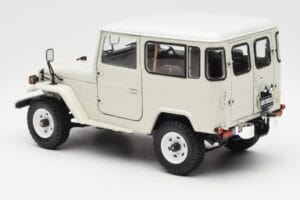 Toyota Land Cruiser FJ40 Van Alb Kyosho 1:18 08971W Metal - imaginea 7 din 8