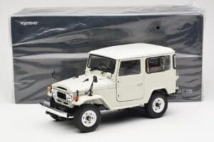 Toyota Land Cruiser FJ40 Van Alb Kyosho 1:18 08971W Metal - imaginea 8 din 8