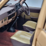 Toyota Land Cruiser 60 Bej Cu Piese Opționale Kyosho 1:18 - image 11 of 12