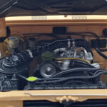 Toyota Land Cruiser 60 Bej Cu Piese Opționale Kyosho 1:18 - image 10 of 12