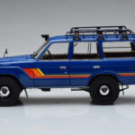 Toyota Land Cruiser 60 Albastru Cu Piese Opționale Kyosho 1:18 - image 4 of 11